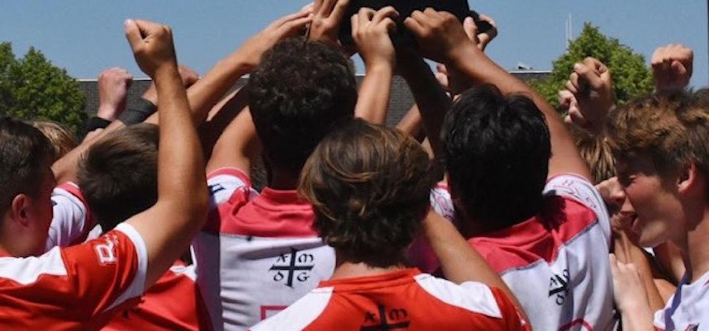 regis jesuit boys celebrate regis jesuit boys celebrate